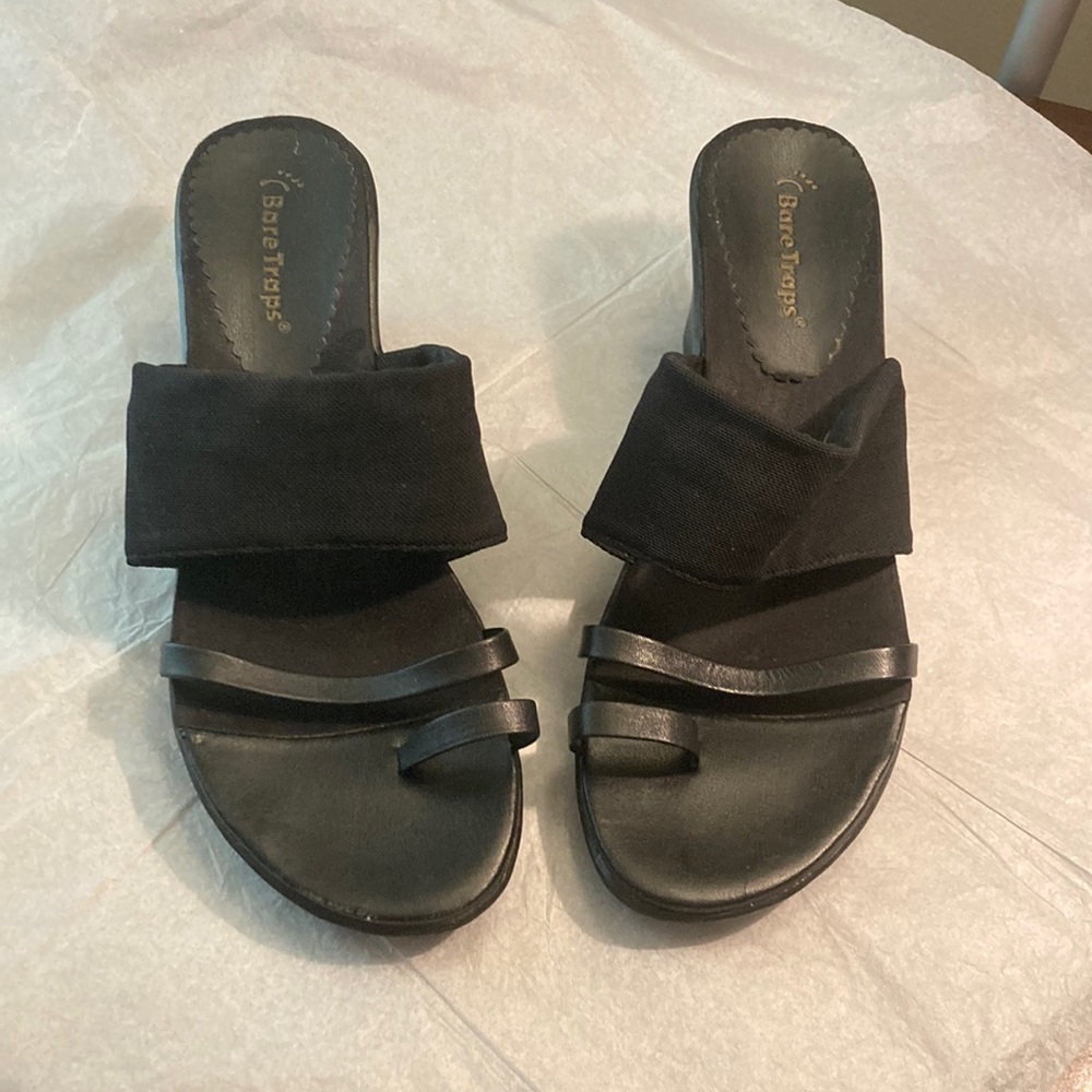 Bare Traps “Sonia” Black Sandals, size 7.5